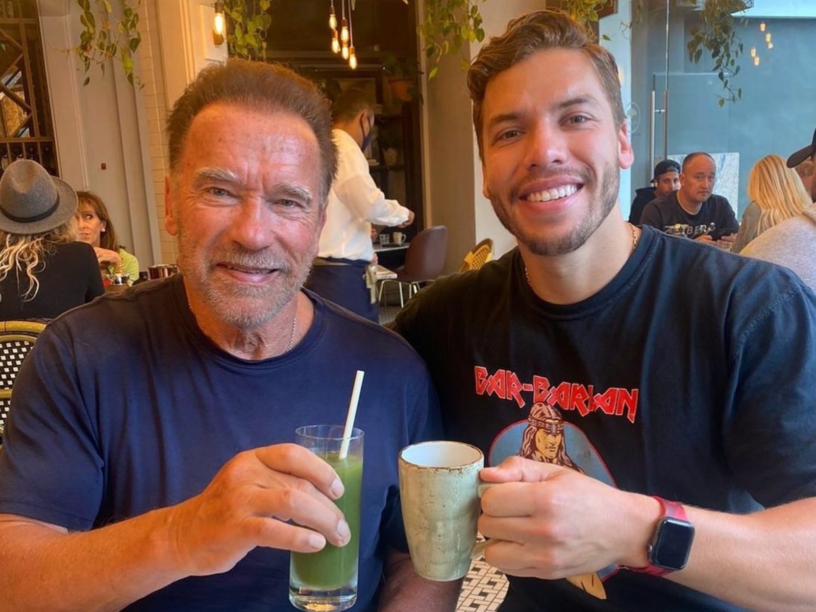 阿諾史瓦辛格 Arnold Schwarzenegger 25 歲小兒子 Joseph Baena 自爆高中太胖被霸凌，引網議：「是不是忘記他老爸是誰！」