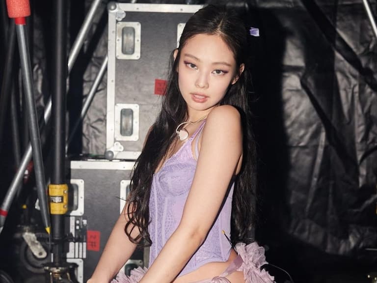 BLACKPINK Jennie 馬甲裝實在太邪惡,熱舞美胸抖動引網嗨:「我沒了!」