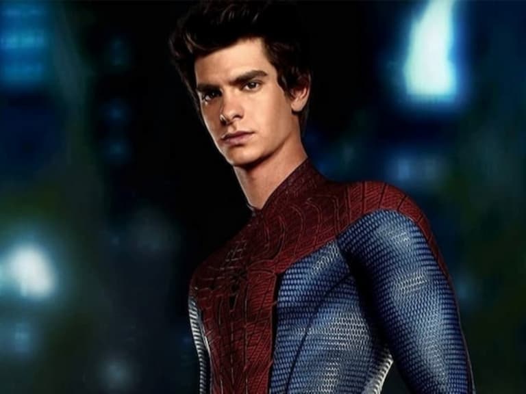 安德魯加菲爾德 Andrew Garfield 情網狂撒，爆出一次曖昧兩位《柏捷頓家族》Phoebe Dynevor 最火熱！