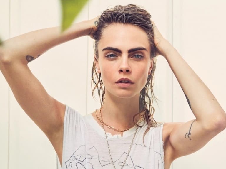 英國名模 Cara Delevingne 自曝雙性戀身份讓她想結束生命:「我對自己感到很羞恥!」