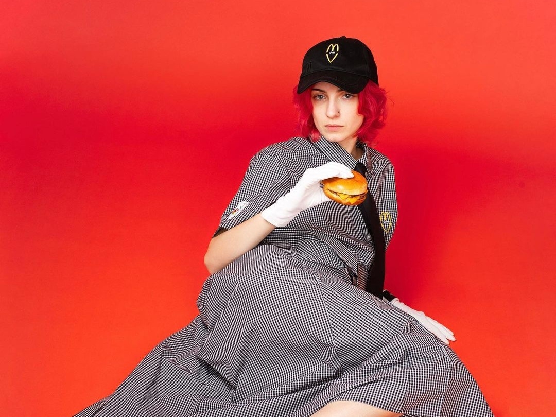 VAIN x McDonald's 聯名服飾系列釋出，最時尚麥當勞制服你看過嗎？