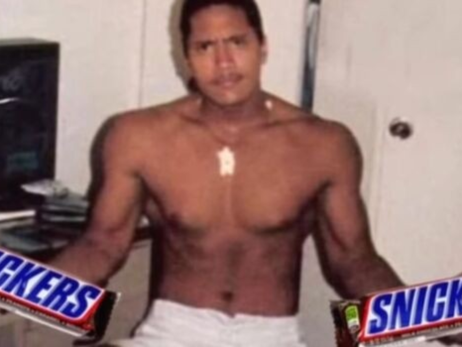 巨石強森 Dwayne Johnson 自爆 14 歲偷過超商，彌補過錯用美金下架巧克力評價兩極：「應該為行竊負責！」
