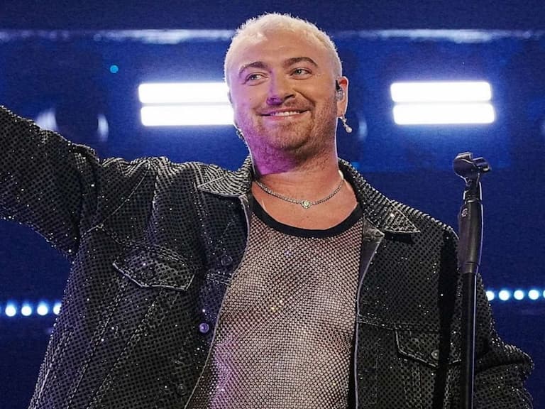 英國空靈歌手 Sam Smith 大曬半裸露肚照!放飛自我、決定不再節食減肥!