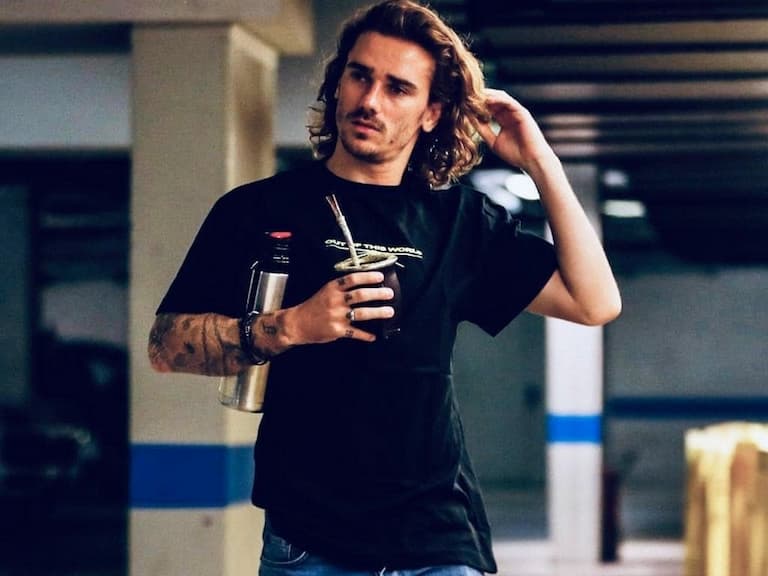 卡達世界盃／法國前鋒 Antoine Griezmann 帥到登百大帥哥、巨霸蜜臀辣爆全場⋯5 件事快認識！