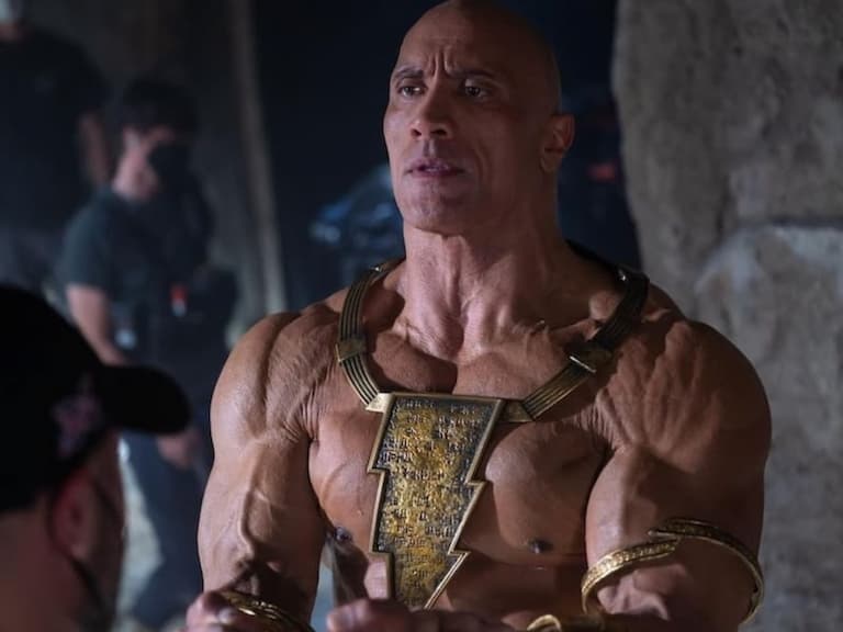 巨石強森 Dwayne Johnson 遭爆撕裂肌肉是假的：「他一直在撒謊，50 歲這身材他Ｘ的不可能！」