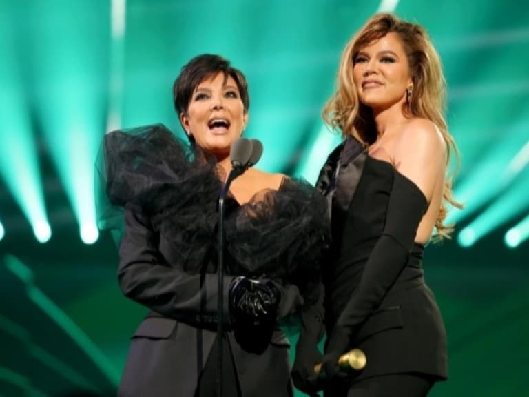 科勒卡戴珊 Khloé Kardashian IG 照跟真人差很大,引網嘲笑:「沉重的 Photoshop!」
