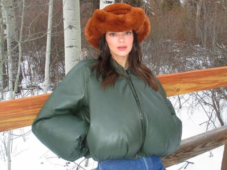 坎達兒珍娜 Kendall Jenner 在雪地凹造型,時尚穿搭遭酸:「好像穿垃圾袋!」