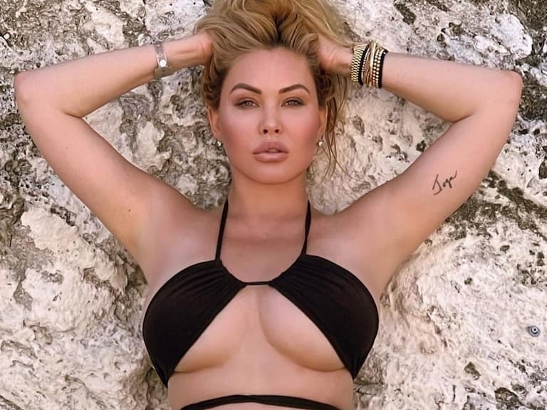 「前美國小姐」夏娜莫勒 Shanna Moakler 秀火辣內衣照!遭酸:「是跟科勒卡戴珊 Khloé Kardashian 同一個整形醫生?」
