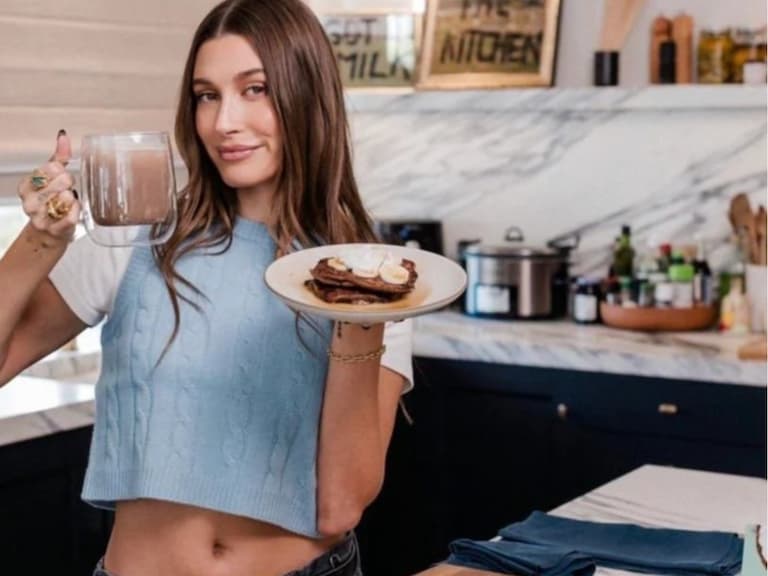 海莉鮑德溫 Hailey Bieber 公開私人食譜,超奢華廚房教粉絲做早餐!