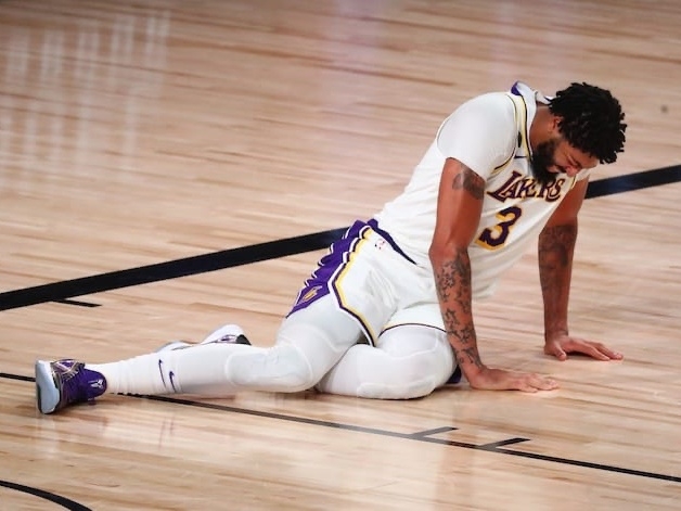 NBA／湖人球星 Anthony Davis 頻繁性受傷是「天生軟組織」問題，運動醫學專家出面解析！