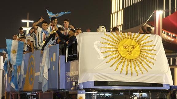 卡達世界盃／阿根廷奪冠球員凱旋歸國，政府緊急宣布全國放假一天！