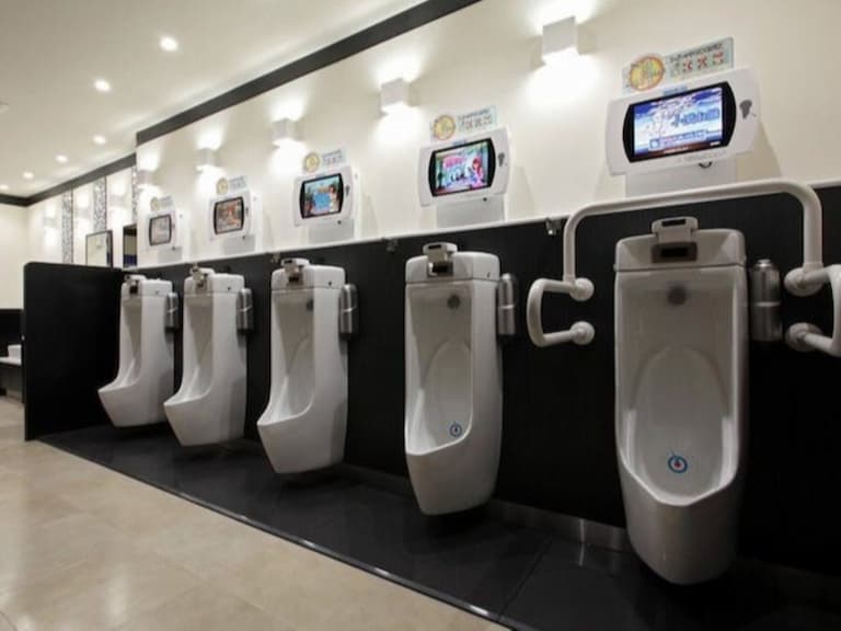 日本 SEGA 推出遊戲小便斗「小便小僧」，好玩到讓你捨不得離開廁所！