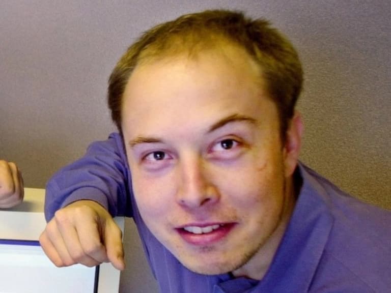 馬斯克 Elon Musk 遭爆瘋狂砸錢整形，連這裡也整引網酸：「果然有錢就是任性！」