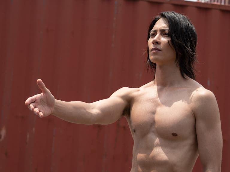 《今際之國2》裸體大魔王「山下智久」根本穿搭教科書,3 個技巧讓搭配升級!