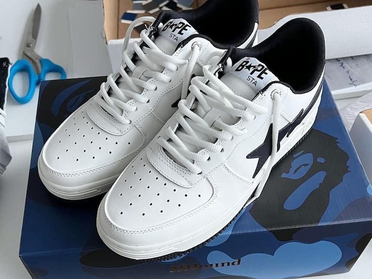 JJJJound x BAPE STA 聯名鞋 2023 年正式發售，直接預約明年質感鞋王！