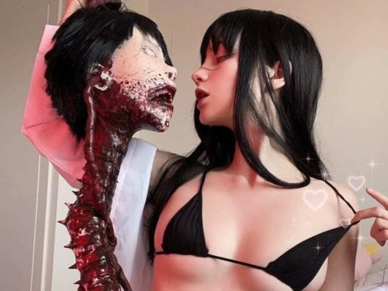 人氣 Coser Caties 詮釋《鏈鋸人》三鷹朝！手拿「田中脊髓劍」誠意十足！【野生抓正妹】