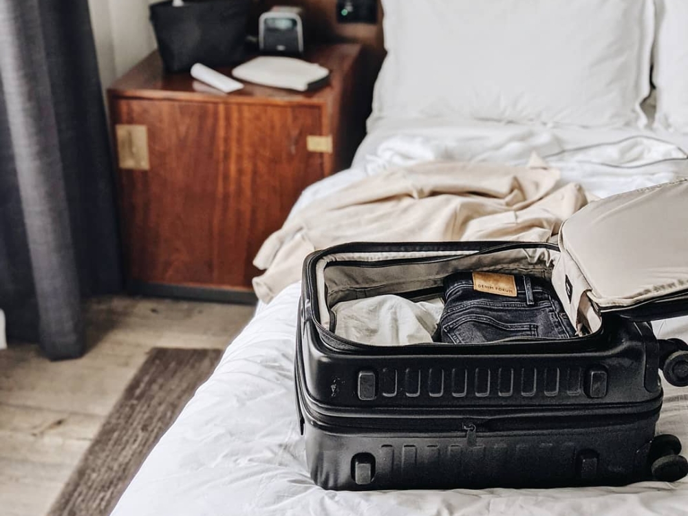 出國旅遊必學最強「行李收納術」！衣服摺法有技巧、小物這樣打包 ⋯ 簡單 10 招擴充大空間！