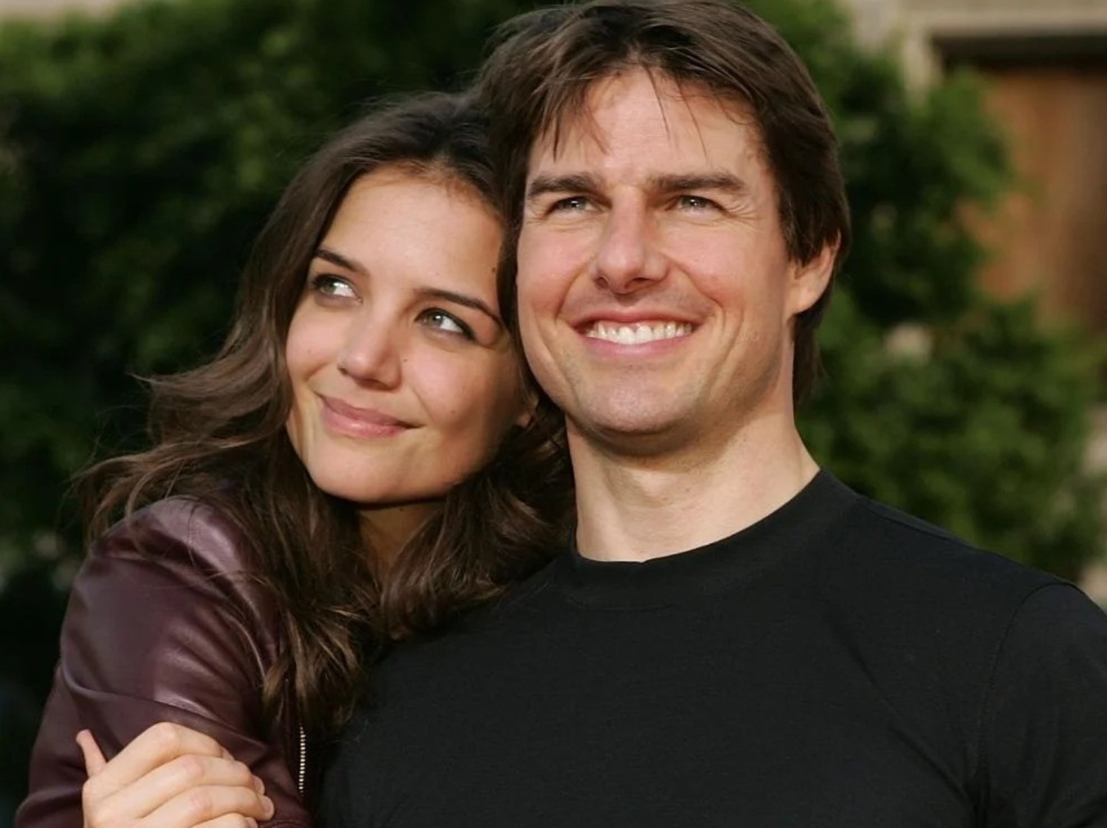 傳湯姆克魯斯 Tom Cruise 與「前妻」凱蒂荷姆斯 Katie Holmes 簽離婚秘密契約：不能講壞話、禁止公開約會！