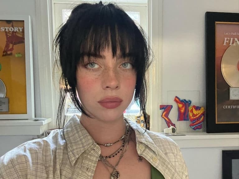 Billie Eilish 透露非常討厭自己的身體：「穿寬鬆衣服是抵禦身體羞辱的盔甲！」