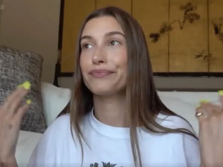 海莉鮑德溫 Hailey Bieber 坦言小中風後罹患「創傷後壓力症候群」!