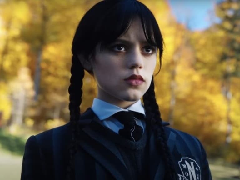 Netflix《星期三》珍娜奧特嘉 Jenna Ortega 活屍舞超魔性，竟跟《七龍珠》特效配音無違和？！