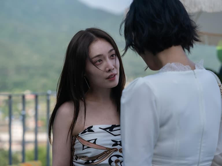 關於《黑暗榮耀》金赫拉 5 件事:音樂劇演員出身、曾出過單曲、私下超愛畫畫、還是咖啡廳闆娘!