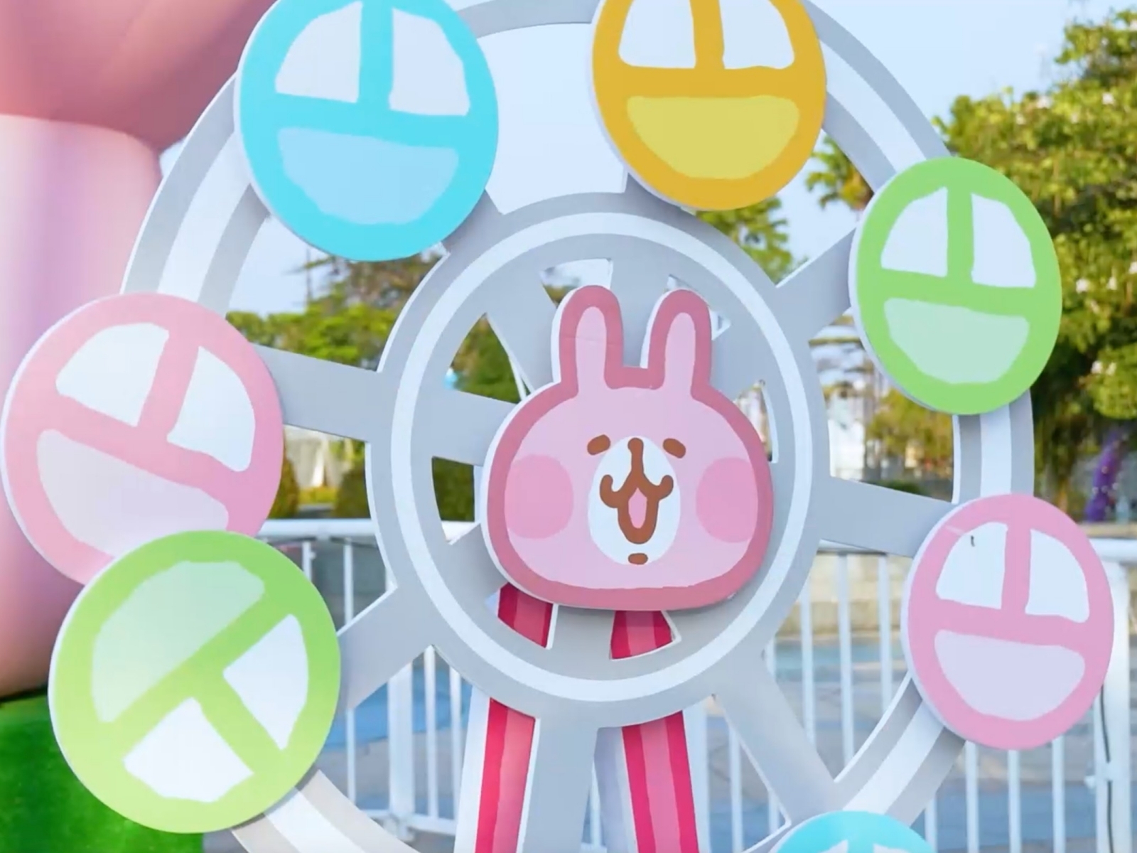 最應景的「兔」年走春行程：卡娜赫拉主題樂園現身夢時代！ 超萌粉色遊樂設施，走春就來「 J 裡」，拍出 2023 第一美照！