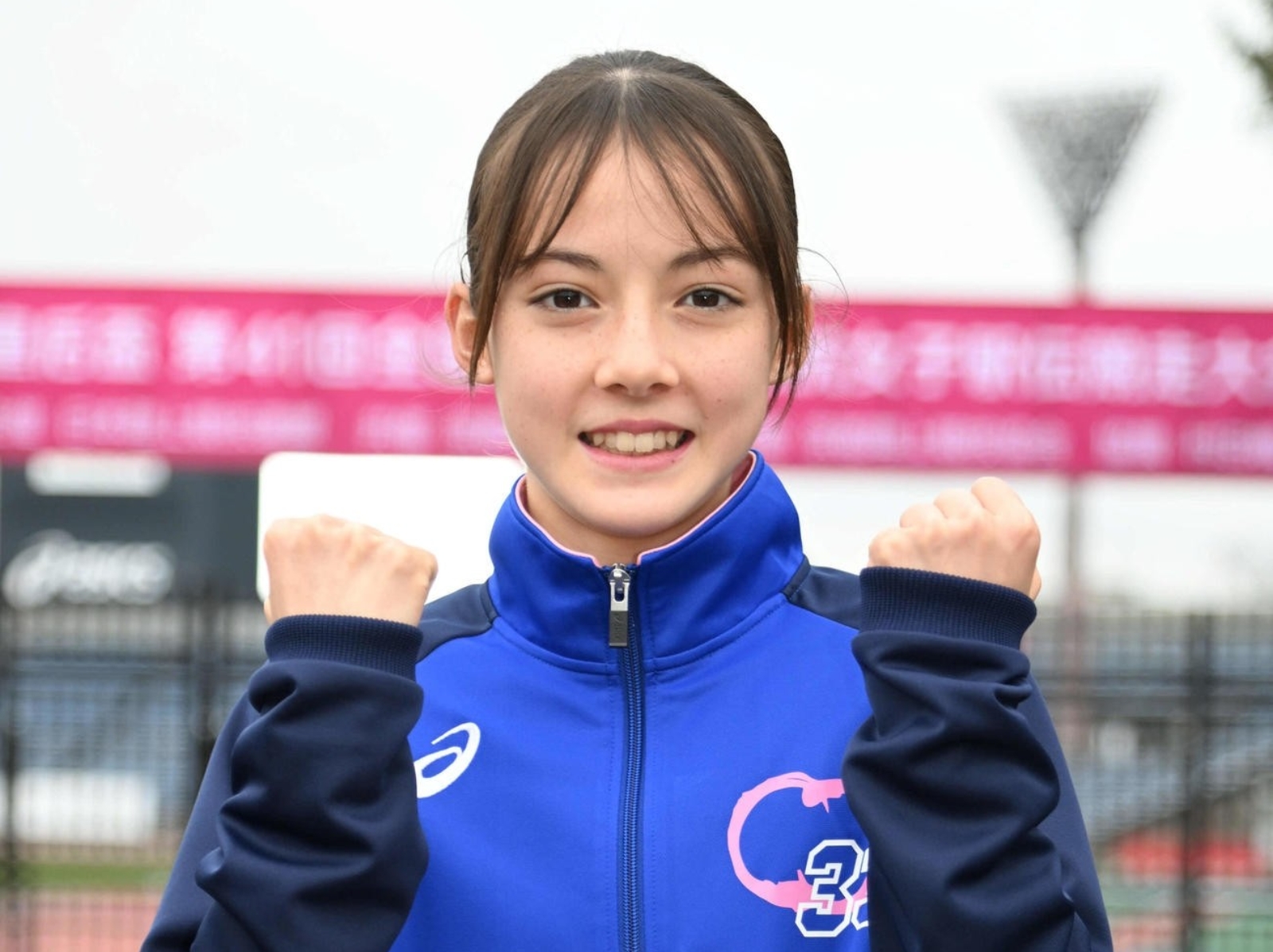 日本田徑界新星 15 歲美少女ドルーリー朱瑛里，3 公里跑 9 分 2 秒刷新大會紀錄！