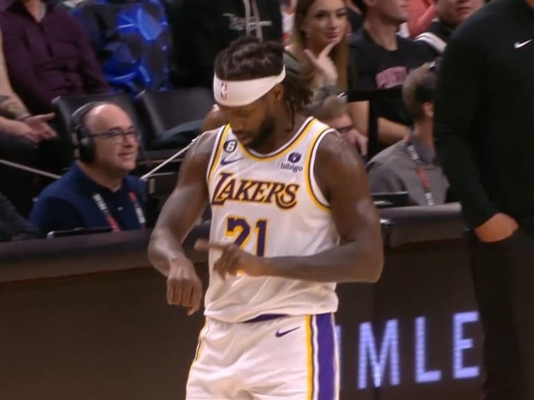 NBA/湖人克服 25 分落後逆轉拓荒者,Beverley 比「手錶壞掉」動作嘲諷 Lillard!