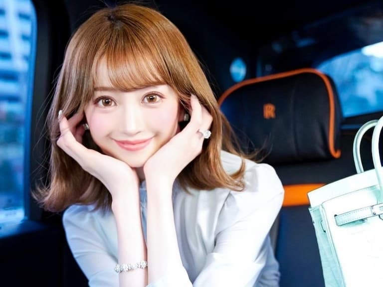 關於「日本女公關」愛澤繪美里 5 件事:靠純聊穩坐酒店女帝、兩天營收淨賺 2 億!