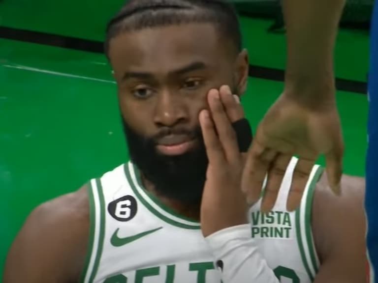 NBA/塞爾提克 Jaylen Brown 遭隊友 Jayson Tatum 肘擊導致「顏面骨折」!