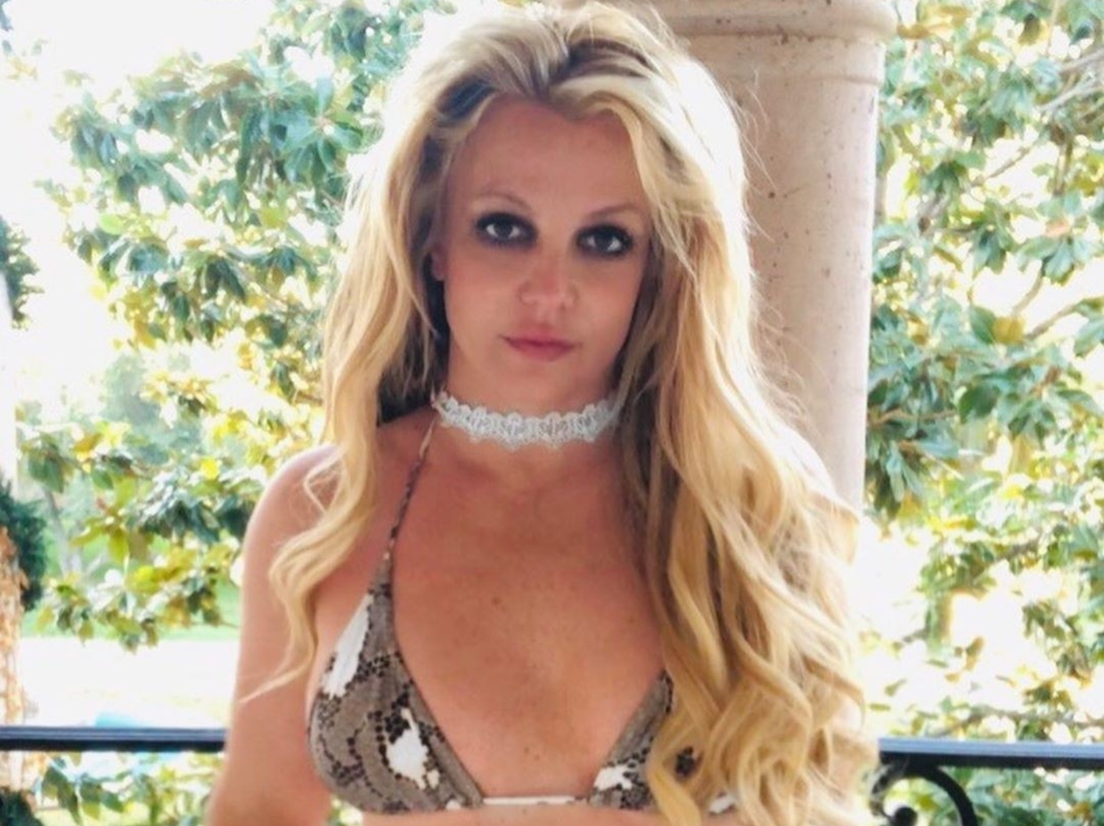 小甜甜布蘭妮 Britney Spears 被傳精神問題異常及藥物濫用嚴重，親友擔心透露：「我怕她死掉！」