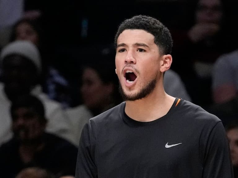 NBA／太陽球星 Booker 不爽超級盃球迷擠滿鳳凰城，發文怒嗆：「能不能滾出我的城市？」