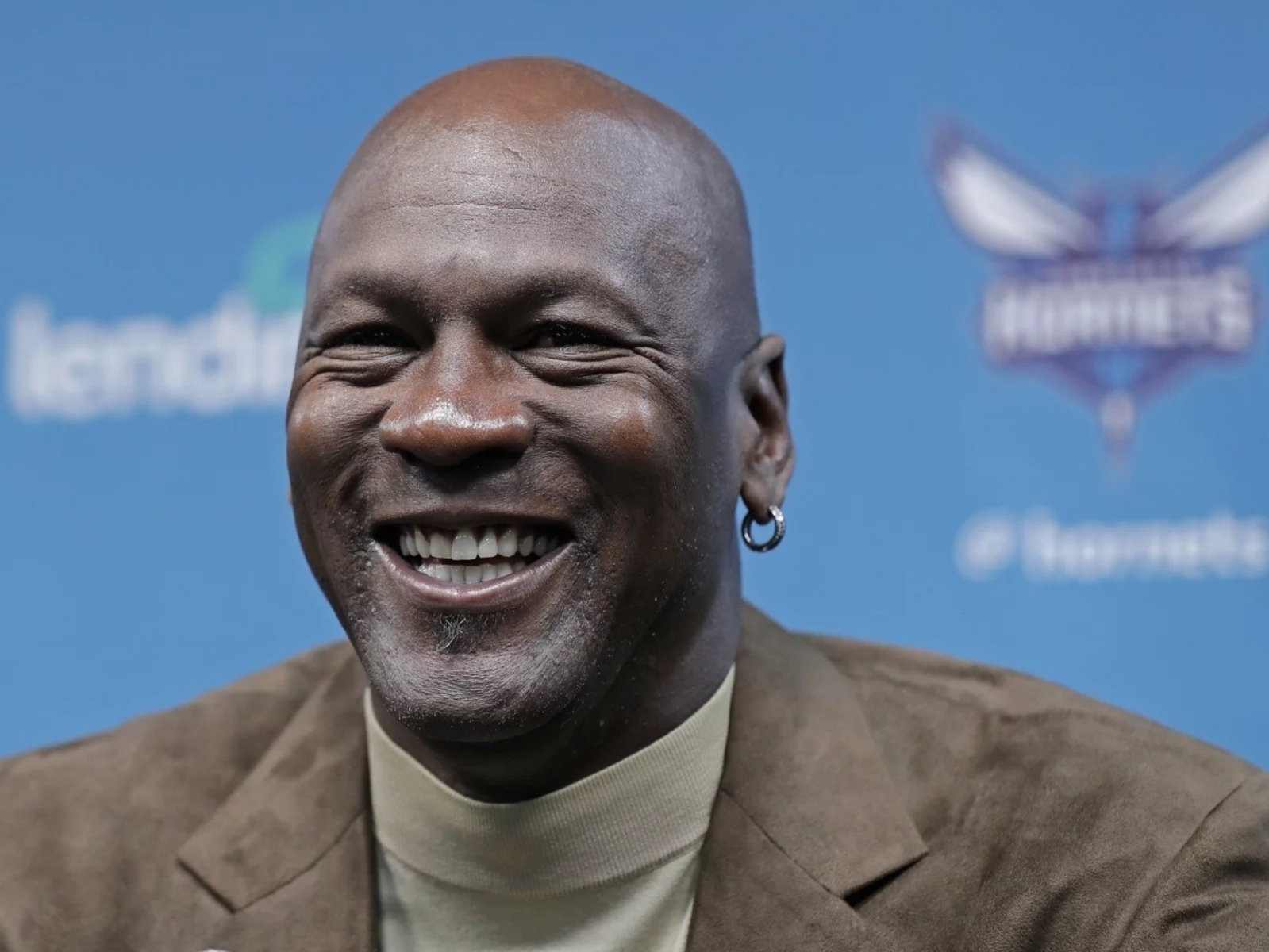 NBA／喬丹 Michael Jordan 60 歲生日前夕霸氣捐款 3 億：「看見孩子歡笑就是最棒的生日禮物！」