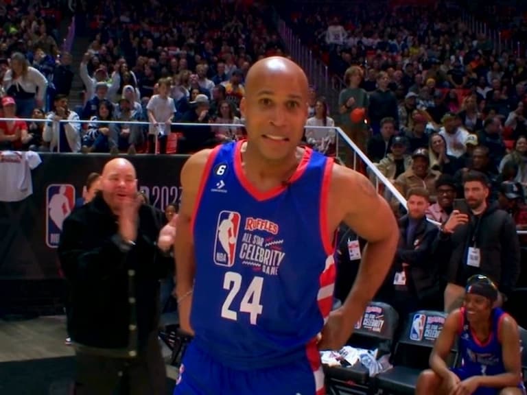 NBA 名人明星賽 Richard Jefferson「身兼三職」從球評變裁判變球員，賽末累到躺板凳！