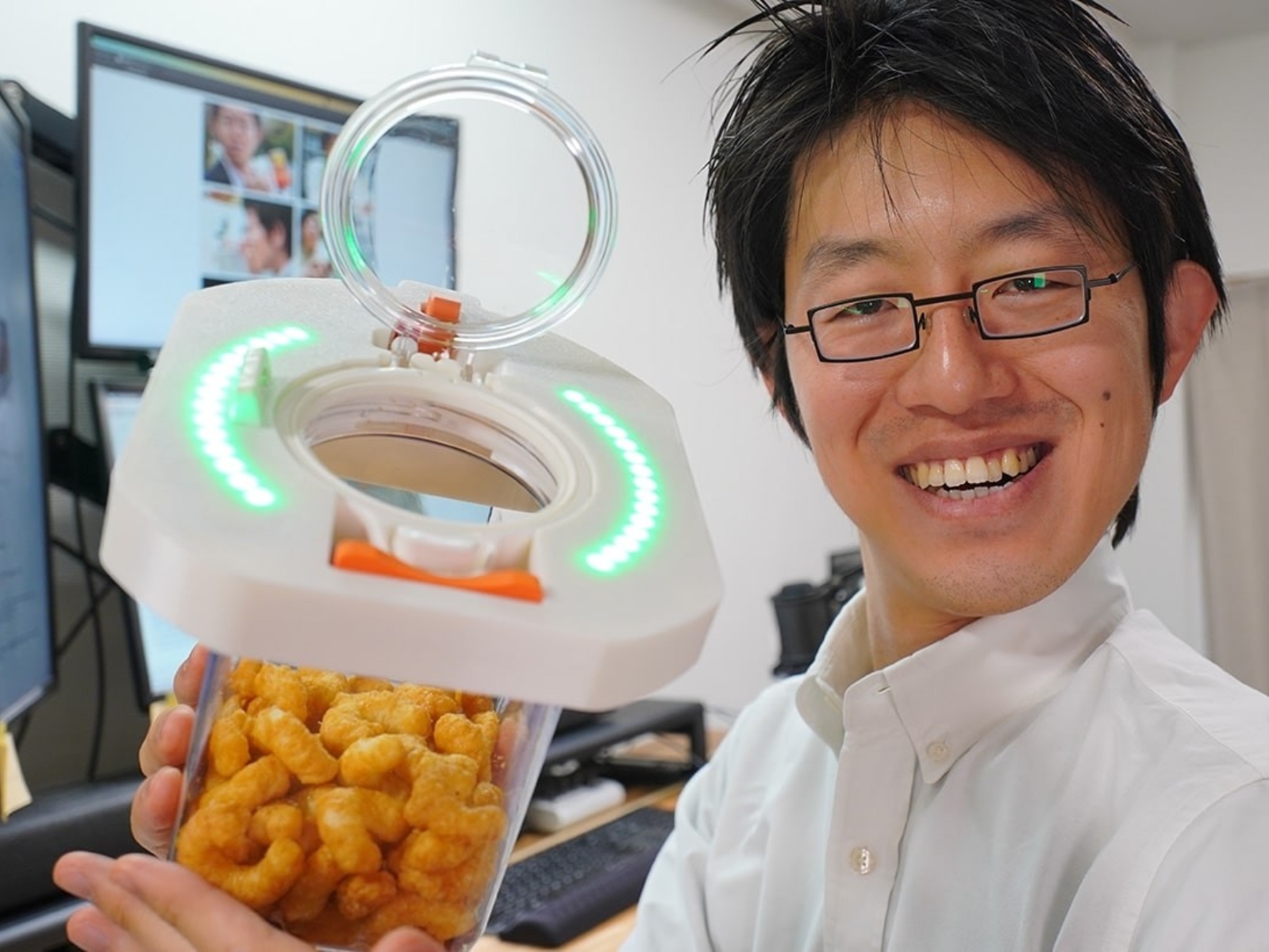 日本網友發明「零食慢食機」，每 30 秒就會上鎖一次阻斷你的進食慾望！