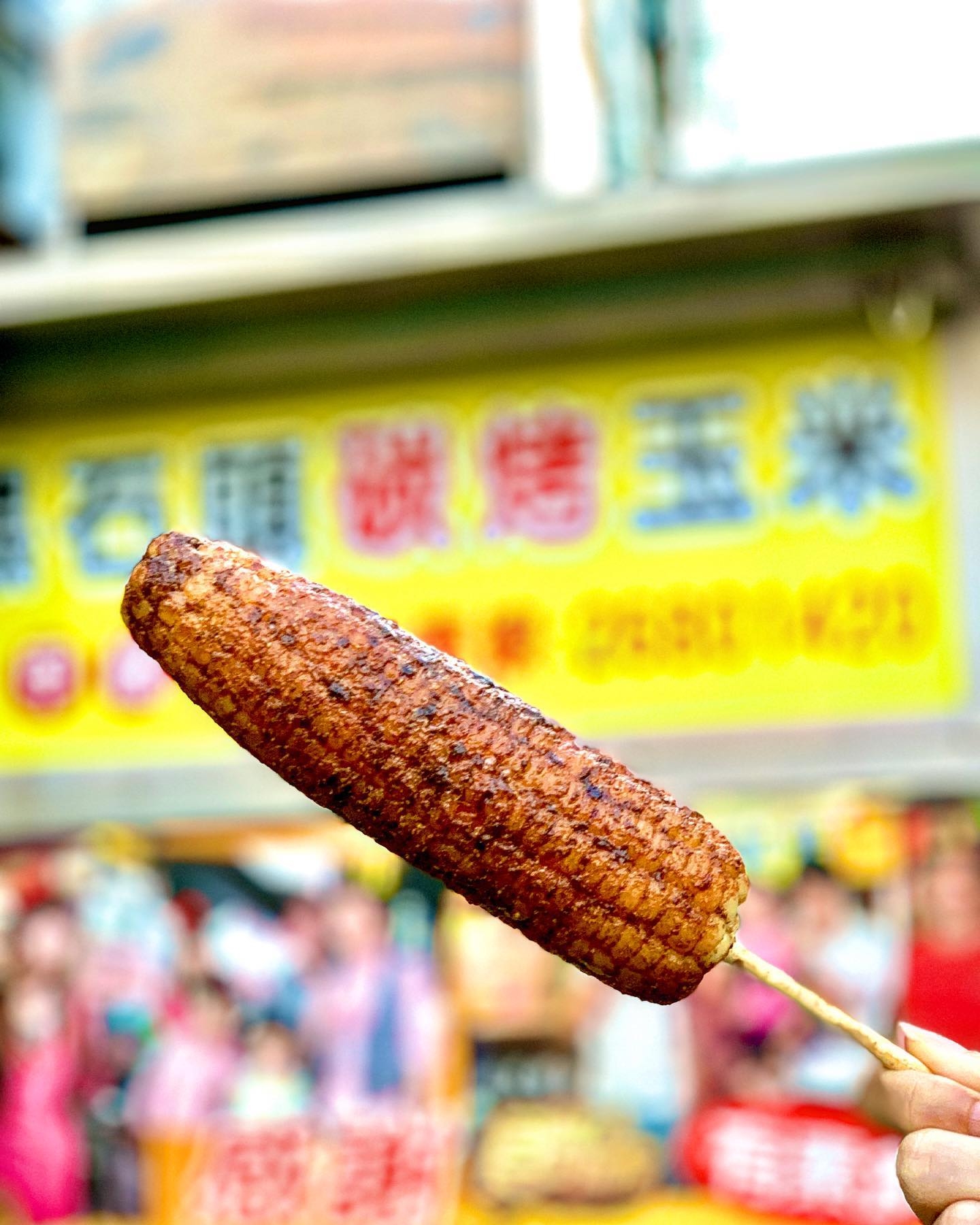 大甲蔣公路夜市必吃美食－大甲黑石頭碳烤玉米