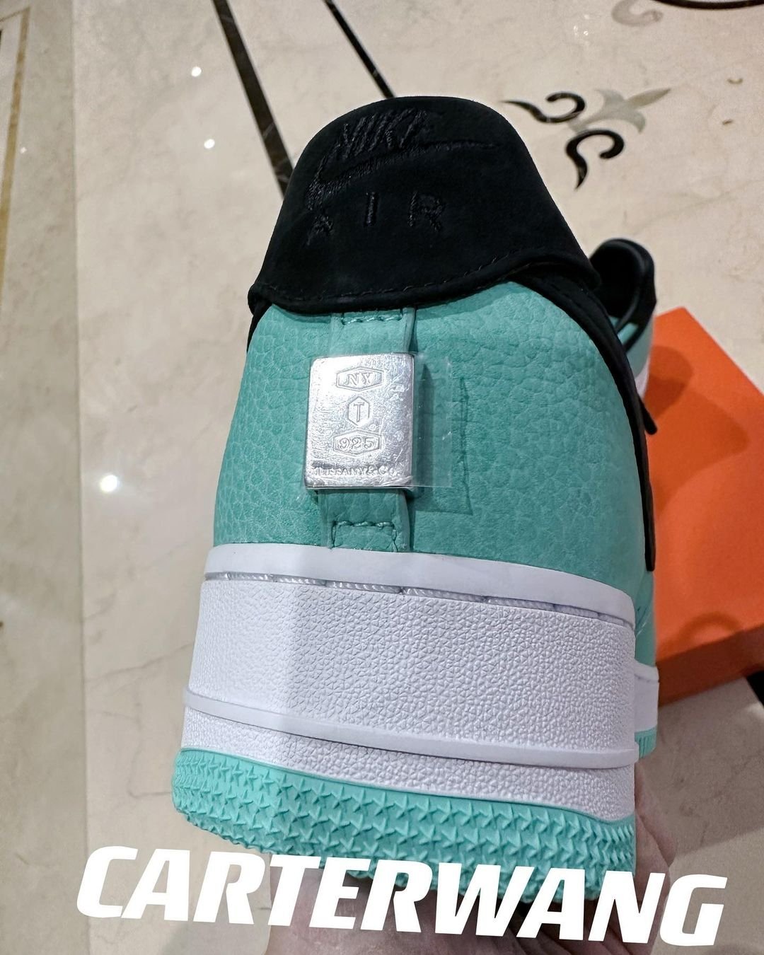 Tiffany & Co. x Nike Air Force 1 疑似第二款配色曝光！