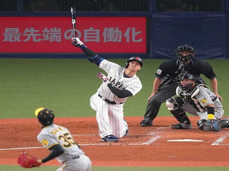 WBC 經典賽/熱身賽大谷翔平「單膝跪地」照樣開轟,日本隊 8 比 1 大勝阪神虎!