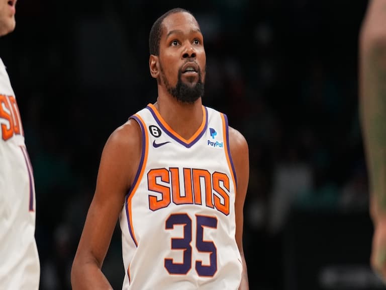 NBA／太陽球星 KD 賽前熱身上籃「不慎滑倒」缺陣，左腳踝嚴重變形受傷畫面曝光！