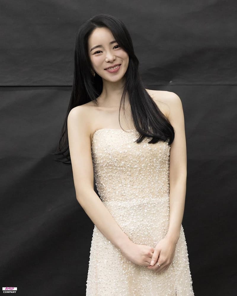 就因*上阵,大晒*身材,掀起不少话题讨论,如今演出《黑暗荣耀》林智妍
