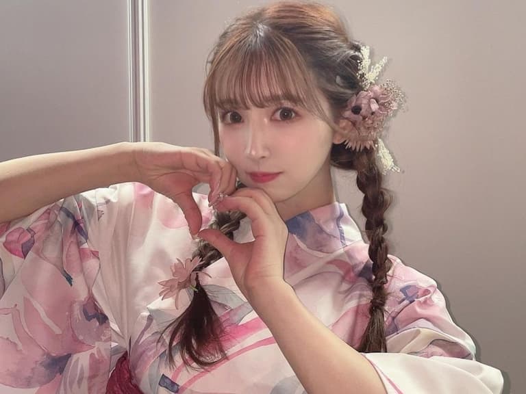 AV 女優三上悠亞無預警宣布「即將引退」,含淚感謝粉絲 8 年來的支持!