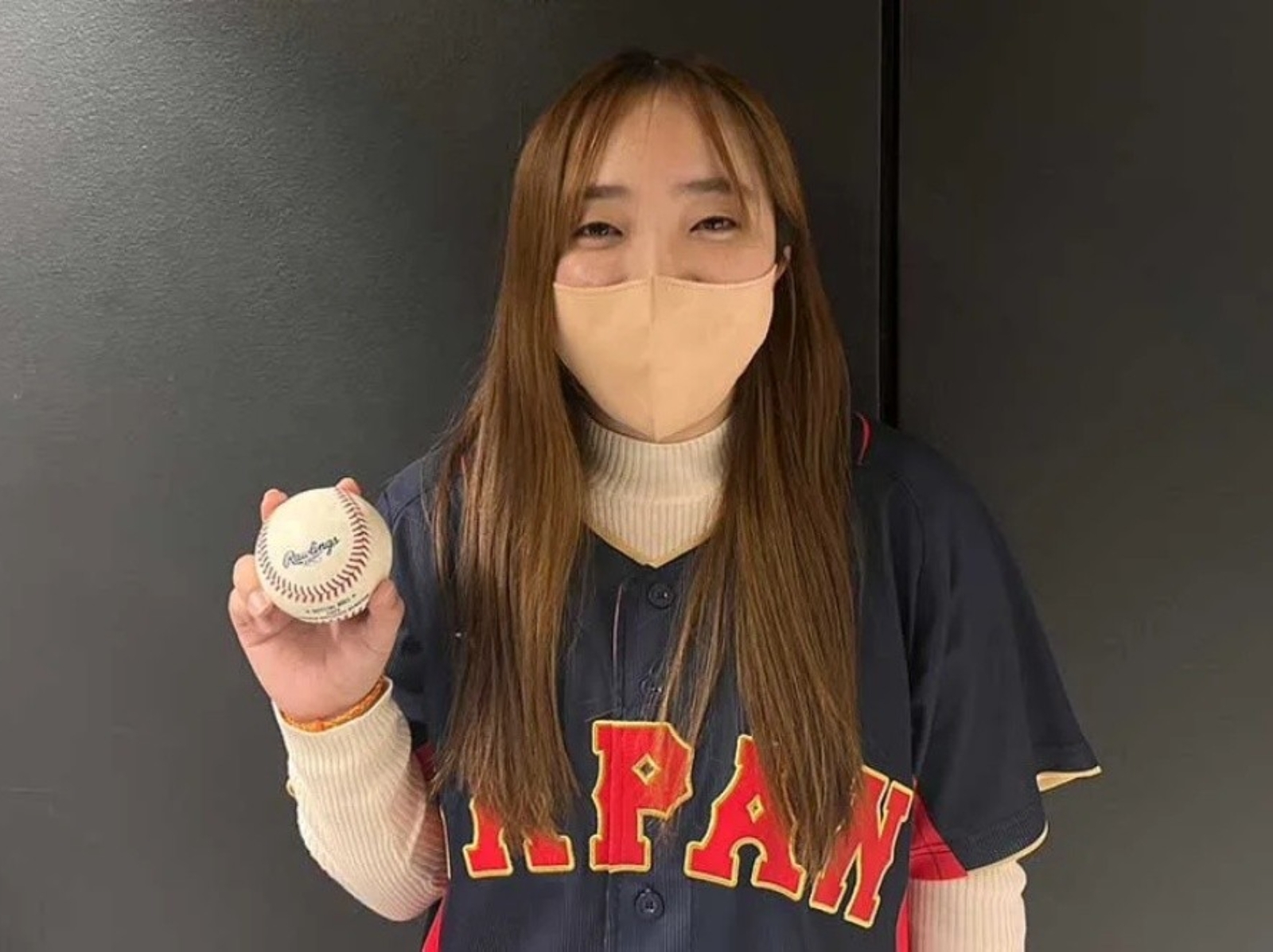 大谷翔平經典賽「首轟球」被少女撿到，球迷們「超禮貌」舉動引起外媒讚賞！