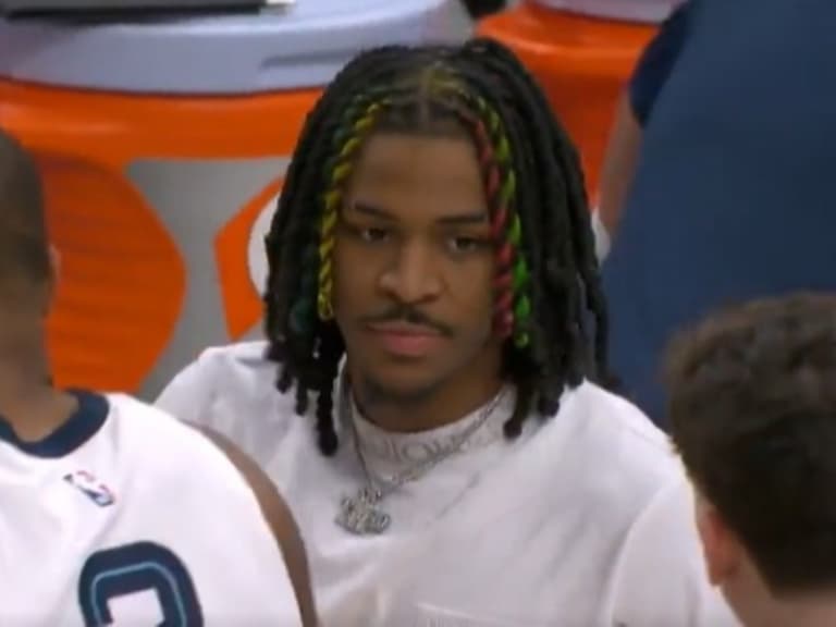 NBA／灰熊莫蘭特 Ja Morant 「亮槍」事件後首次現身球場，主場球迷熱烈歡迎回歸！