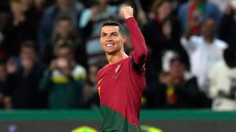 歐國盃／C 羅「梅開二度」率葡萄牙大勝，踢進「超狂世界波」創下多項神人紀錄！