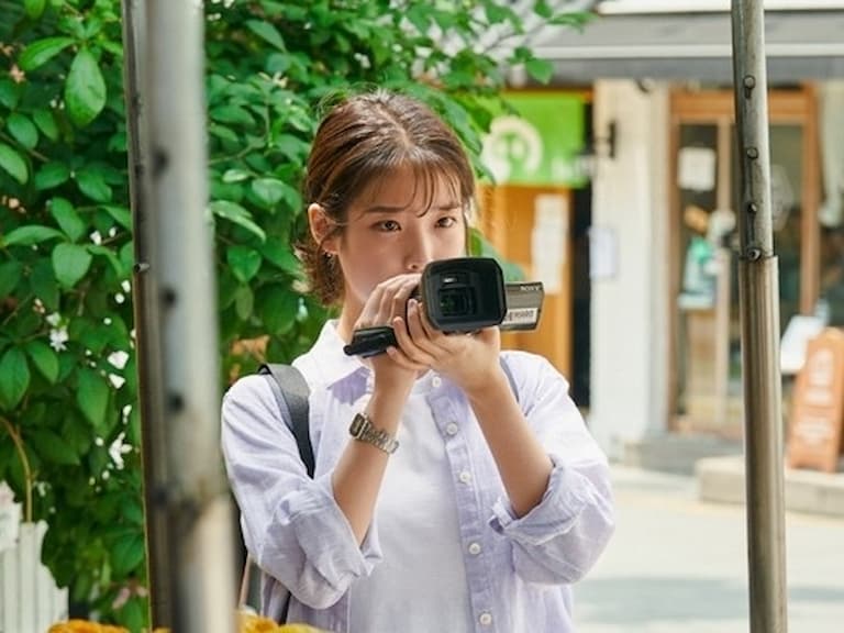 IU 出席電影《Dream》記者會，驚喜公布新身份：「別再搞混！」