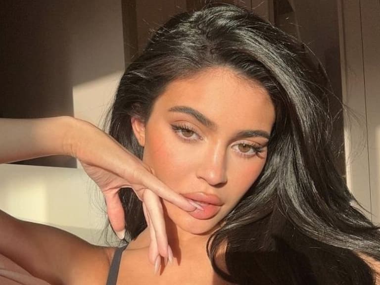 戀情實錘!凱莉珍娜 Kylie Jenner 激吻「甜茶」Timothée Chalamet 引發討論!