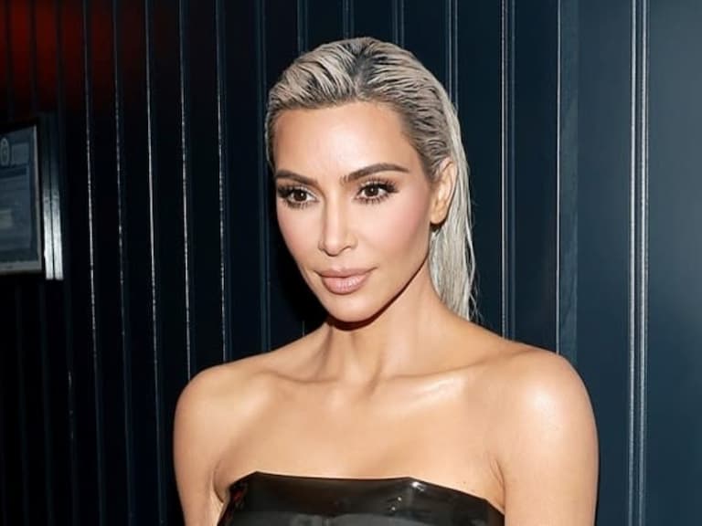 金卡戴珊 Kim Kardashian 攜手艾瑪羅勃茲 Emma Roberts 出演《美國恐怖故事》第 12 季！