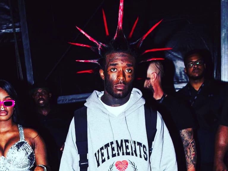 饒舌歌手 Lil Uzi vert 又搞事？在舌頭上刺上倒十字還提到撒旦，網友怒批不再聽他的歌 ！