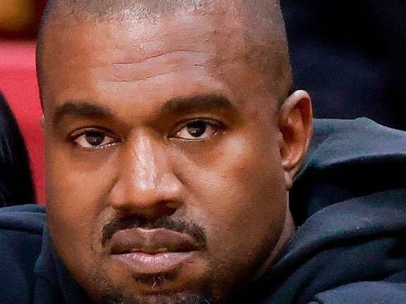 肯伊威斯特 Kanye West 再次註銷個人 IG 帳號，網友臆測《Donda 2》可能不遠了？